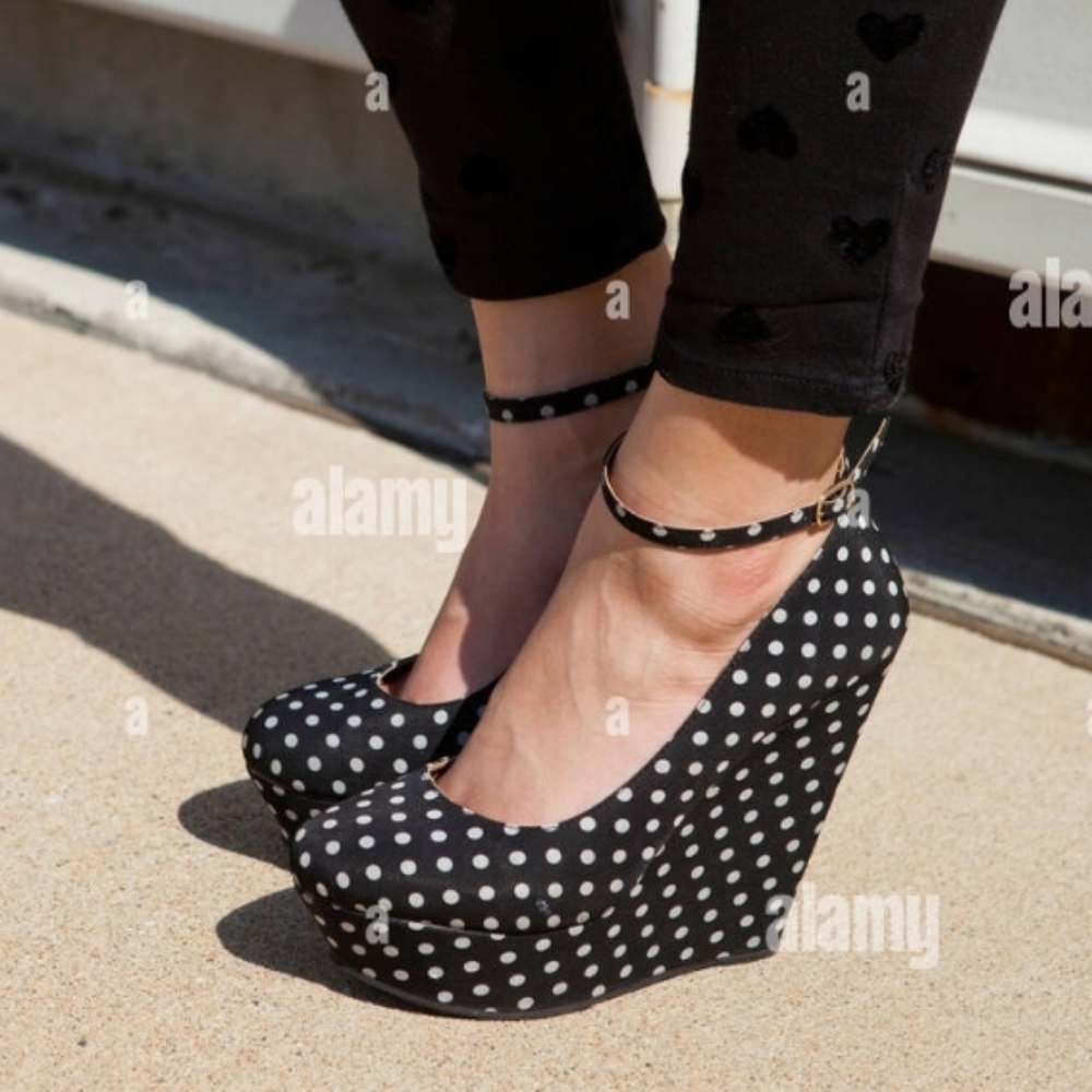POLKA Dot Bethany mota wedge